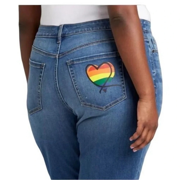 Lane Bryant Mid-Rise Boyfriend Capris Pride Rainbow Heart Plus Capri Siz… - Picture 1 of 10